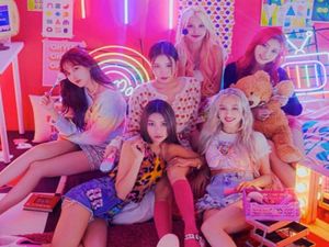 9 Fakta Girlband Momoland, Kasus Fans Masturbasi Hingga Pernah ke Indonesia 9 Fakta Girlband Momoland, Kasus Fans Masturbasi Hingga Pernah ke Indonesia