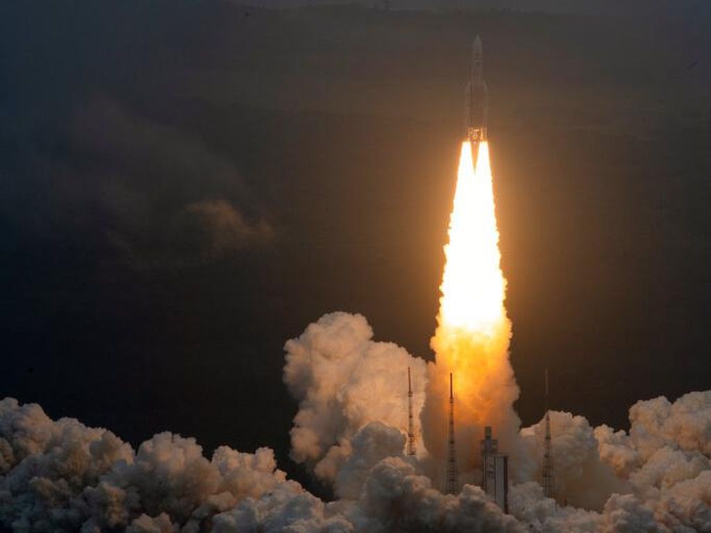 Sukses! Lihat Detik-detik Peluncuran Roket Angara A5 Milik Rusia