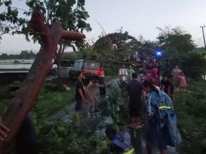 6 Desa di 2 Kecamatan Lamongan Rusak Diterjang Hujan Disertai Angin Kencang