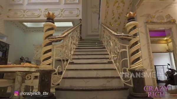 Ini Penampakan Rumah Bos Maswindo yang Berlapis Emas