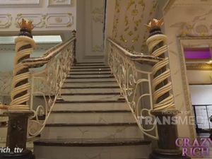 Ini Penampakan Rumah Bos Maswindo yang Berlapis Emas