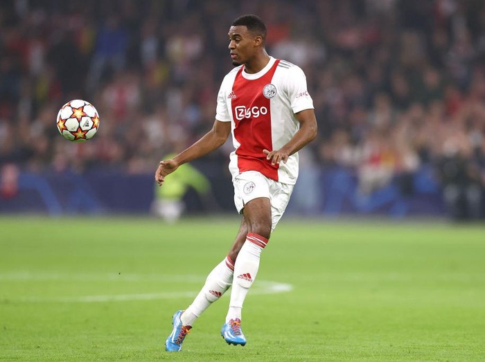 AMSTERDAM, NETHERLANDS - OCTOBER 19: Ryan Gravenberch of AFC Ajax in action during the UEFA Champions League group C match between AFC Ajax and Borussia Dortmund at Amsterdam Arena on October 19, 2021 in Amsterdam, Netherlands. (Photo by Dean Mouhtaropoulos/Getty Images)