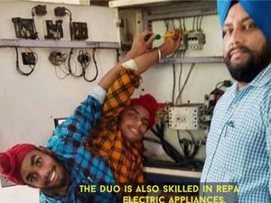 Potret Kembar Dempet yang Dapat Pekerjaan Impian, Pernah Ditelantarkan Ortu