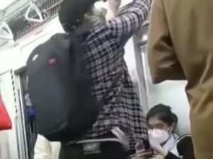 Polisi Sisir CCTV Stasiun Tebet Lacak Pencuri Laptop Penumpang di KRL Polisi Sisir CCTV Stasiun Tebet Lacak Pencuri Laptop Penumpang di KRL