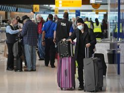 Mulai 11 Mei, AS Bakal Akhiri Persyaratan Vaksinasi COVID-19 untuk Pelancong