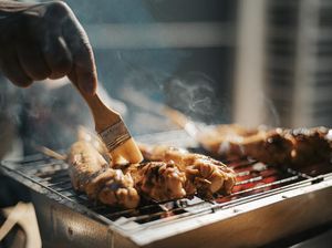 17 Bahan dan Alat Bakaran Wajib Ada Saat Bikin Barbeque di Malam Tahun Baru