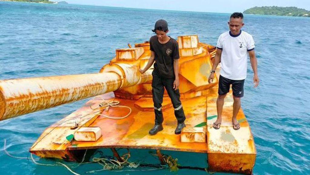 Penampakan Benda Mirip Tank Ditemukan di Laut Natuna