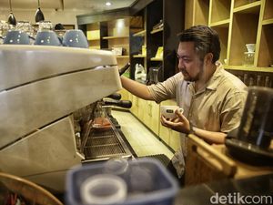 Fikri Budiman, Anak Gembong Narkoba yang Kini Jualan Kue Fikri Budiman, Anak Gembong Narkoba yang Kini Jualan Kue