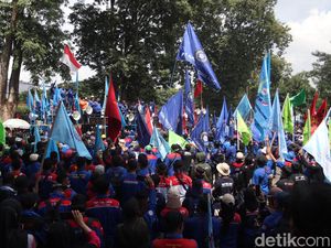 Gedung Sate Dikepung Buruh Gedung Sate Dikepung Buruh