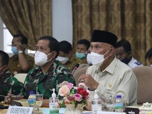 Genjot Vaksinasi COVID, Gubernur Sumbar Siapkan Hadiah Umroh Genjot Vaksinasi COVID, Gubernur Sumbar Siapkan Hadiah Umroh