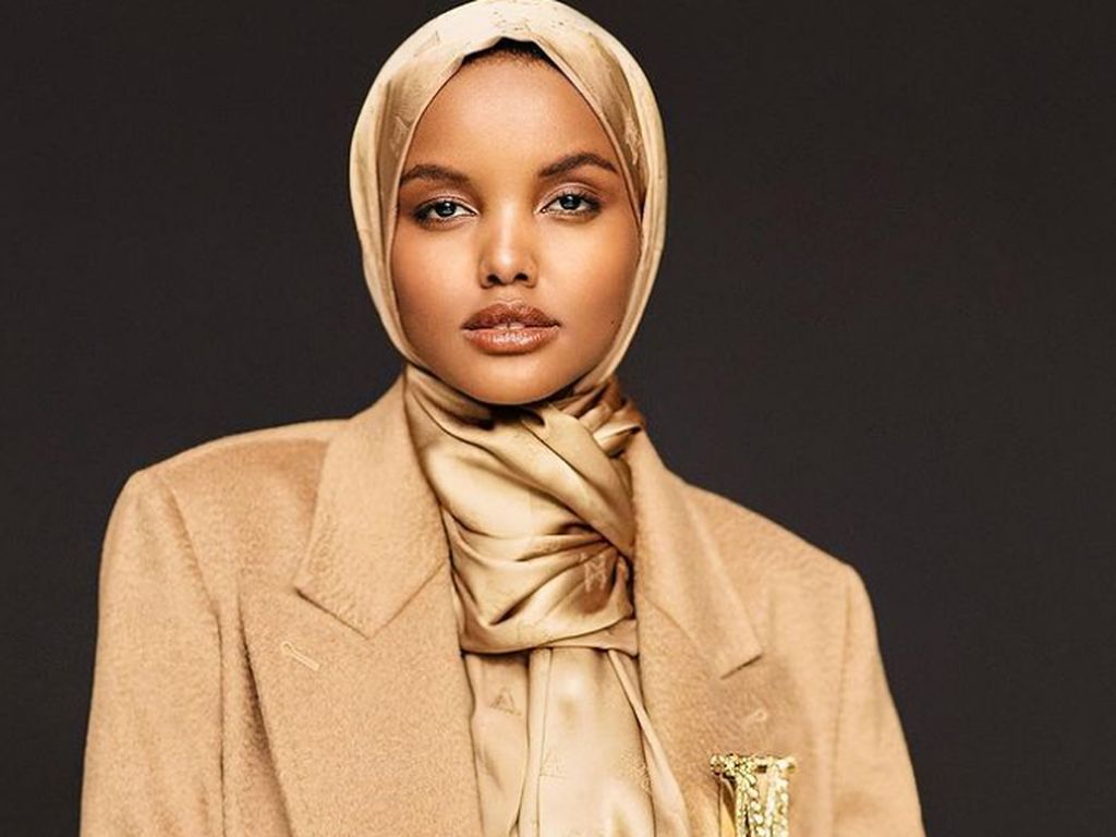 Model Hijab Halima Aden Jadi Wanita Tercantik Dunia ke-3, Kalahkan Gal Gadot