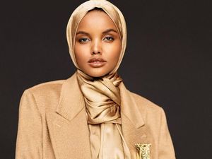 Model Hijab Halima Aden Jadi Wanita Tercantik Dunia ke-3, Kalahkan Gal Gadot Model Hijab Halima Aden Jadi Wanita Tercantik Dunia ke-3, Kalahkan Gal Gadot