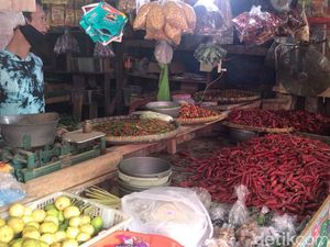 Jelang Tahun Baru, Harga Telur dan Cabai di Majalengka Melonjak
