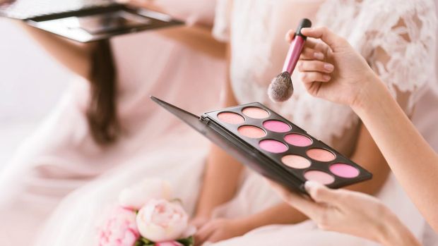 Ilustrasi Makeup Blush On