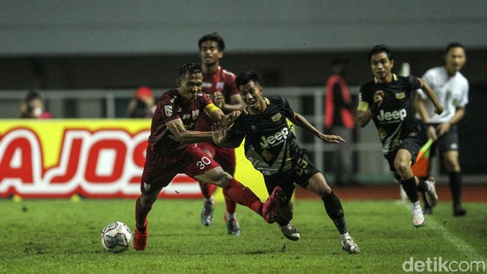 Persis Solo berhasil ke final Liga 2 2021 setelah mengalahkan Dewa United 2-1. Hasil ini sekaligus membuat Persis dapat tiket promosi ke Liga 1.