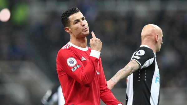 NEWCASTLE UPON TYNE, ENGLAND - DECEMBER 27: Cristiano Ronaldo of Manchester United reacts during the Premier League match between Newcastle United  and  Manchester United at St James Park on December 27, 2021 in Newcastle upon Tyne, England. (Photo by Ian MacNicol/Getty Images)