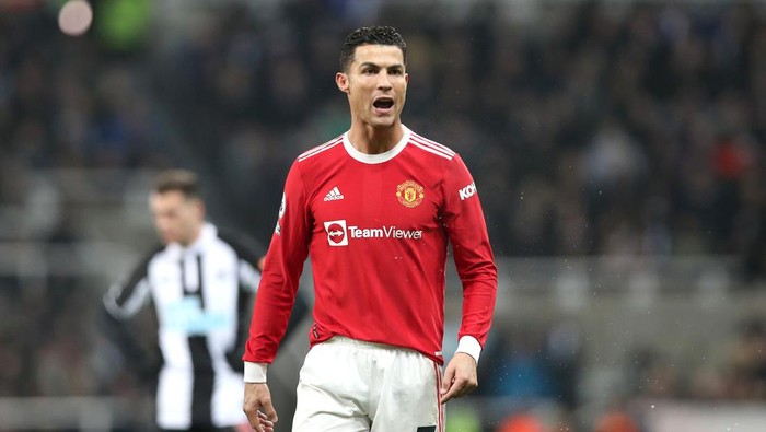 NEWCASTLE UPON TYNE, ENGLAND - DECEMBER 27: Cristiano Ronaldo of Manchester United reacts during the Premier League match between Newcastle United  and  Manchester United at St James Park on December 27, 2021 in Newcastle upon Tyne, England. (Photo by Ian MacNicol/Getty Images)