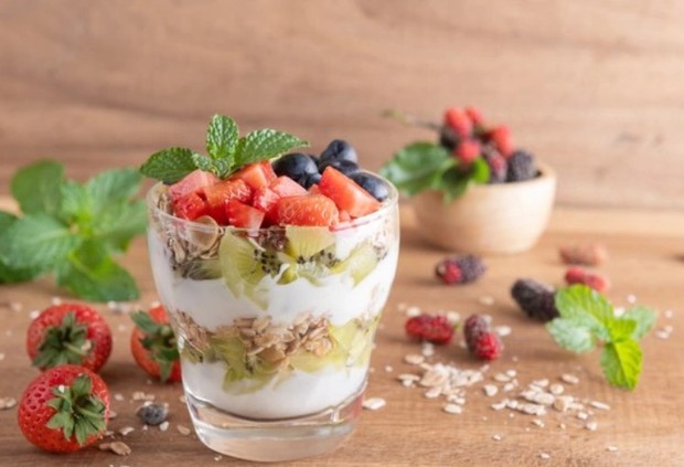 menu sarapan untuk lunturkan perut buncit/ Foto: freepik.com/jcomp menu sarapan untuk lunturkan perut buncit