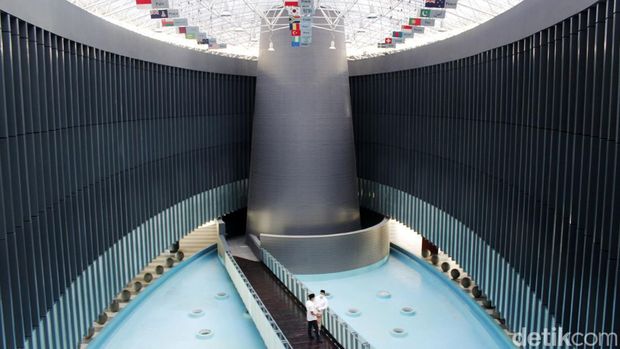 Museum Tsunami Aceh di Jalan Iskandar Muda, Banda Aceh, Provinsi Aceh menjadi pengingat tragedi dan simbol kebangkitan rakyat Tanah Rencong dari terjangan tsunami yang pernah melanda wilayah tersebut pada 2004 silam.