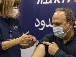 Studi Israel: Dosis ke-4 Vaksin Corona Tingkatkan Antibodi 5 Kali Lipat