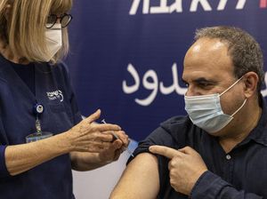 Studi Israel: Dosis ke-4 Vaksin Corona Tingkatkan Antibodi 5 Kali Lipat Studi Israel: Dosis ke-4 Vaksin Corona Tingkatkan Antibodi 5 Kali Lipat