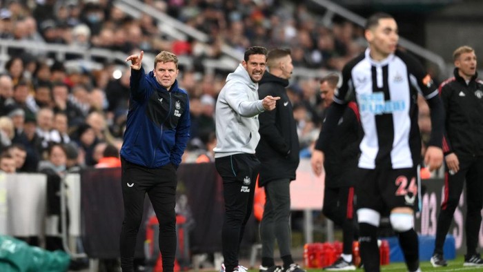 NEWCASTLE UPON TYNE, ENGLAND - DECEMBER 27: Eddie Howe, Manager of Newcastle United reacts during the Premier League match between Newcastle United  and  Manchester United at St James Park on December 27, 2021 in Newcastle upon Tyne, England. (Photo by Stu Forster/Getty Images)