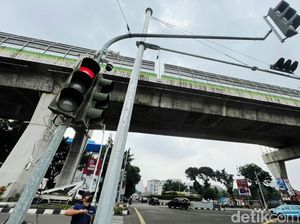 Duh! Pria Ini Curi 7 Lampu Lalulintas, Mau Dijual Online Duh! Pria Ini Curi 7 Lampu Lalulintas, Mau Dijual Online