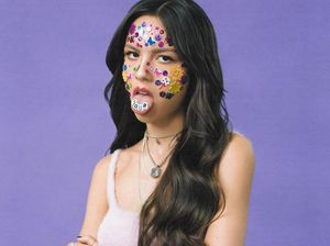 Stiker Wajah Jadi Tren Kecantikan di 2022, Terinspirasi Filter Instagram Stiker Wajah Jadi Tren Kecantikan di 2022, Terinspirasi Filter Instagram