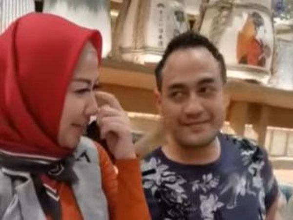 Momen Romantis Venna Melinda Dilamar Ferry Irawan