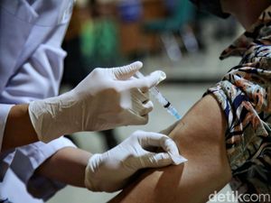 Catat! Efek Samping Vaksin AstraZeneca dan Cara Mengatasinya Catat! Efek Samping Vaksin AstraZeneca dan Cara Mengatasinya
