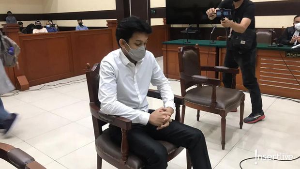 Persidangan kasus mendiang Laura Anna tetap dilanjutkan dan Gaga Muhammad pun tampak hadir. Yuk intip penampakan Gaga Muhammad!