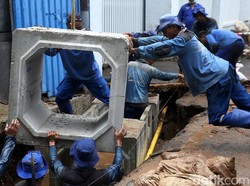 Pasukan Biru di Senen Keluhkan Upahnya Belum Sesuai UMP Anies Rp 4,6 Juta