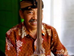 Keris Pendamping Al Quran Kuno Ini, Memanjang Tiap Bulan Purnama
