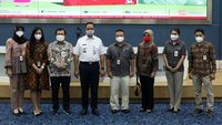 Anies Luncurkan Kartu Peduli Anak dan Remaja