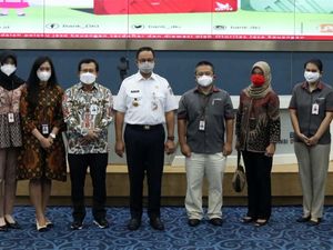 Anies Luncurkan Kartu Peduli Anak dan Remaja