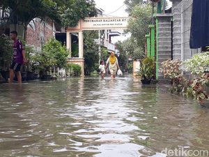 Warga Bojonegoro Kebanjiran, Air Masuk Rumah hingga 25 Cm