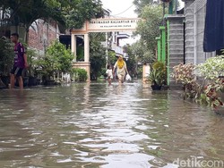 Warga Bojonegoro Kebanjiran, Air Masuk Rumah hingga 25 Cm