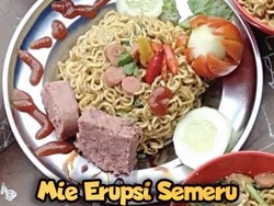 Keseruan Pengungsi Semeru Gelar Lomba Masak Peringati Hari Ibu