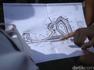PDIP Soroti Sederet Kejanggalan Pemenang Lelang Tender Formula E PDIP Soroti Sederet Kejanggalan Pemenang Lelang Tender Formula E