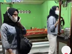 Malunya Viral, 2 Orang Tak Saling Kenal Bertemu Ternyata Outfit Sama Persis