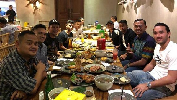 Ezra Walian, Pemain di Piala AFF 2020 yang Hobi Makan Nasi Padang