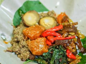 5 Kuliner Pedas Menyengat di Jogja, Oseng Mercon hingga Sate Petir 5 Kuliner Pedas Menyengat di Jogja, Oseng Mercon hingga Sate Petir