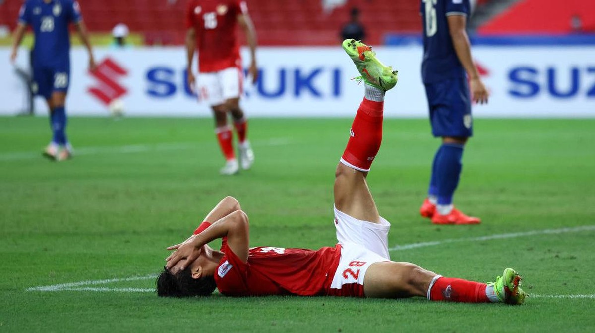 Ekspresi Dewangga usai gagal mencetak gol ke gawang Thailand. Foto: (Getty Images/Yong Teck Lim)