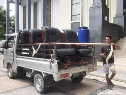 Sudah Dibayar, Fasilitas-Kursi Pimpinan DPRD Pekanbaru Dikembalikan Vendor