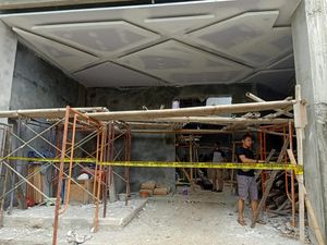 Teknisi AC di Bogor Tewas Tersambar Petir Gegara Main HP di Lantai 4 Teknisi AC di Bogor Tewas Tersambar Petir Gegara Main HP di Lantai 4