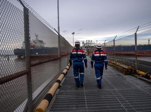 Kalau Diambil Alih Negara, Blok Masela Dikelola Siapa?