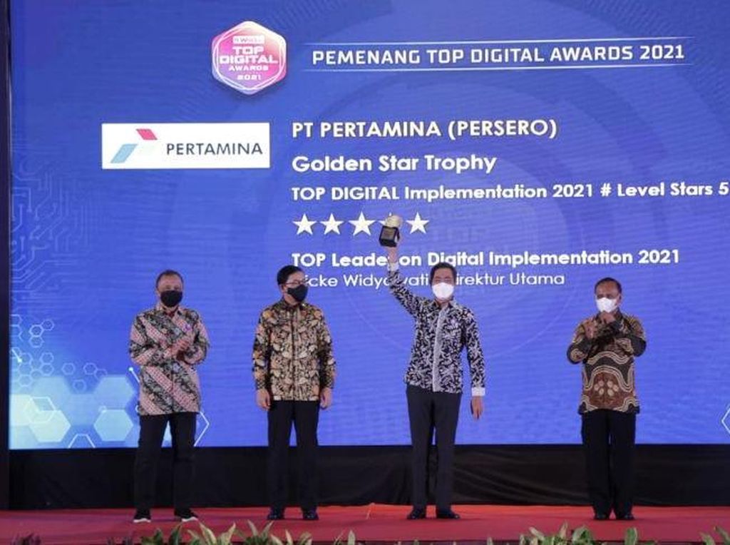 Menkominfo Raih Penghargaan Top Leader on Digital Implementation