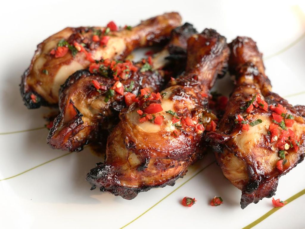 Resep Ayam Panggang Bumbu Cabe yang Pedas Nendang Resep Ayam Panggang Bumbu Cabe yang Pedas Nendang