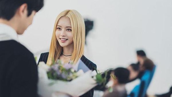 Potret Roh Jeong Eui, Si Cantik NJ di Our Beloved Summer