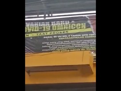 Viral Spanduk Salah Tulis OMRICON, Pemprov DKI Bantah Jadi Pembuatnya